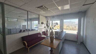 17 Rue De Madrid, Vitrolles à vendre Photo intérieure– Image 2 sur 11