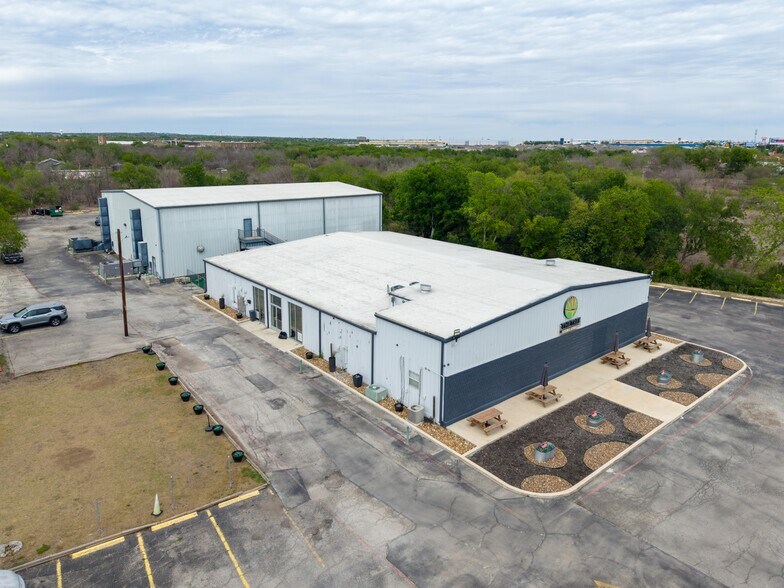 6035 Old Seguin rd, San Antonio, TX à vendre - Photo de l’immeuble – Image 1 sur 16