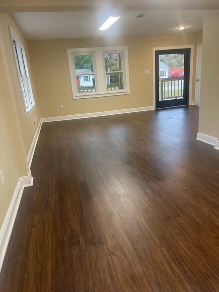 202 Capitol St, Denham Springs, LA à vendre - Photo intérieure – Image 2 sur 6