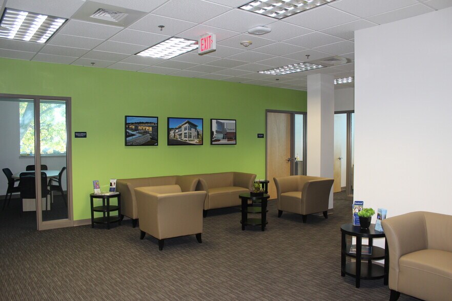 171 Service Ave, Warwick, RI à louer - Photo intérieure – Image 3 sur 10