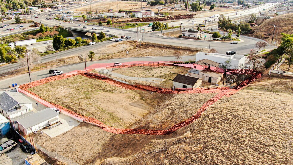 31305 Outer Highway 10, Yucaipa, CA à vendre - Aérien – Image 2 sur 5