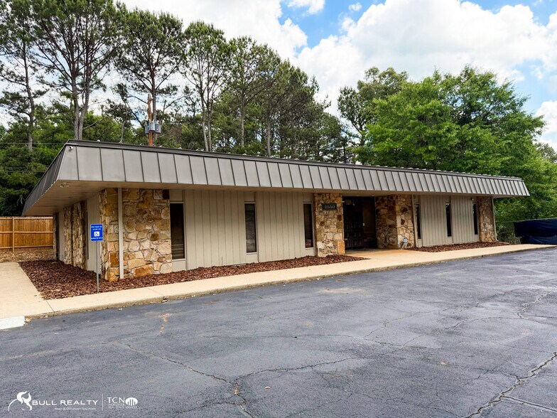 2560 E Wesley Chapel Way, Decatur, GA à vendre - Photo de l’immeuble – Image 2 sur 14