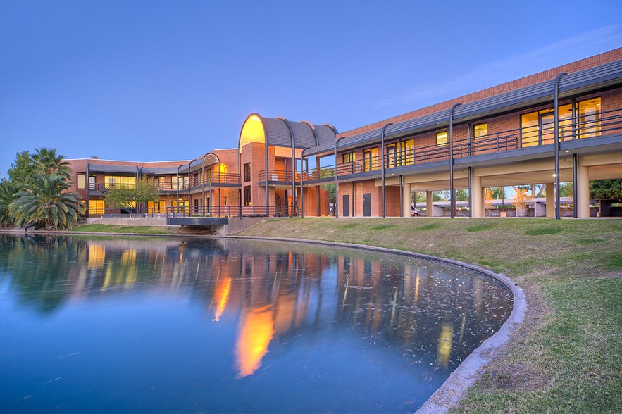 2204 S Dobson Rd, Mesa, AZ à vendre - Photo de l’immeuble – Image 3 sur 17