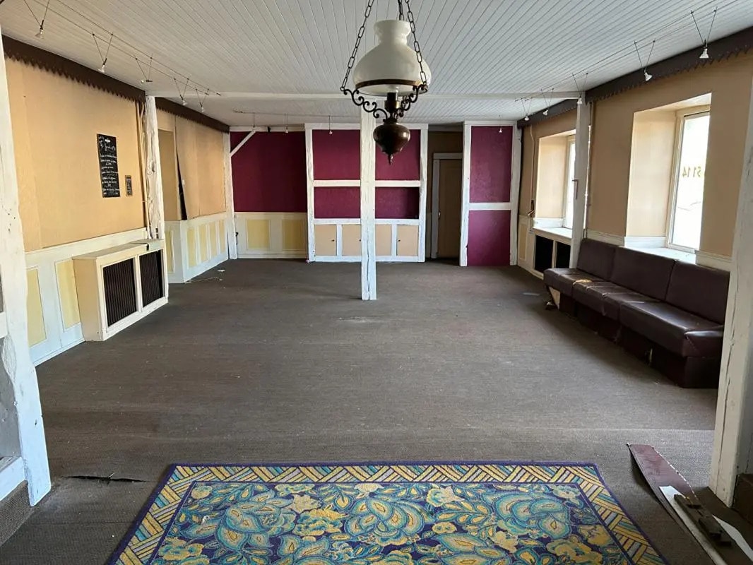 Local commercial dans Saint-Grégoire à vendre Photo intérieure– Image 1 sur 10