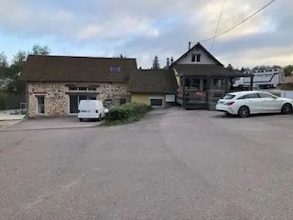 Local d'activités dans Saint-Yrieix-la-Perche à vendre - Photo de l’immeuble – Image 2 sur 8