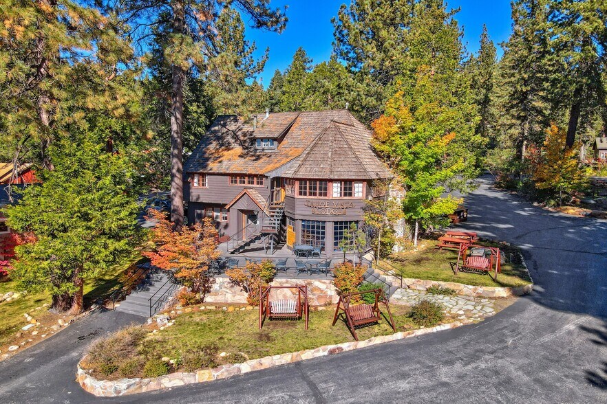 6631 Lake, Tahoe Vista, CA à vendre - Photo de l’immeuble – Image 2 sur 32