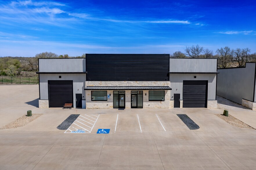 4620 US 377 Hwy, Aubrey, TX à louer - Photo de l’immeuble – Image 3 sur 24