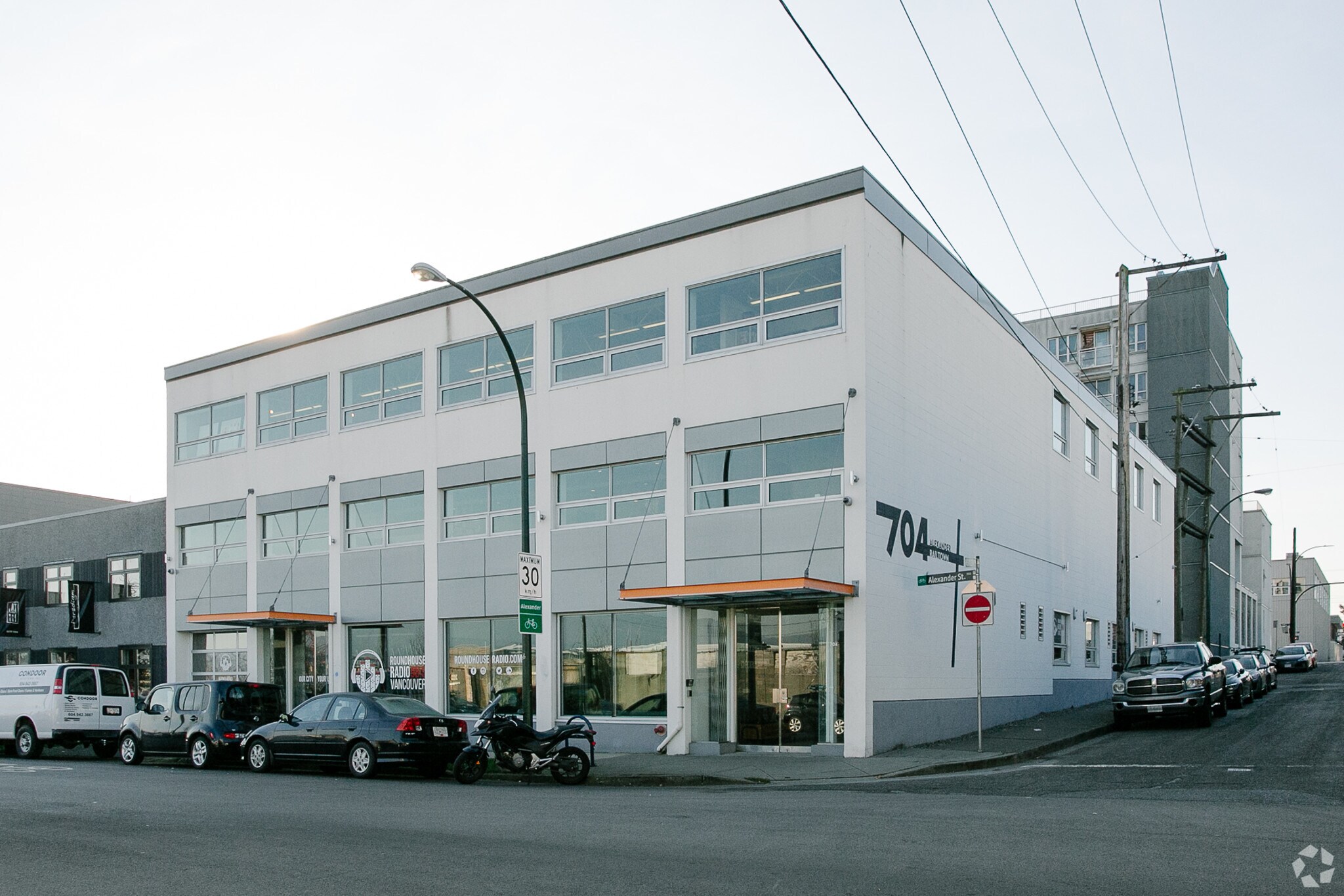 704-714 Alexander St, Vancouver, BC à louer Photo principale– Image 1 sur 12