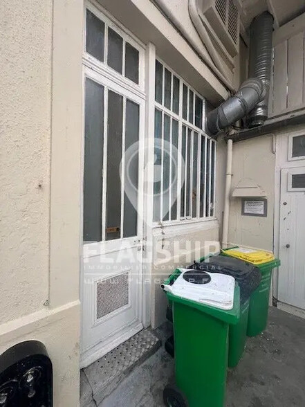 Local commercial dans Paris à louer - Photo de l’immeuble – Image 1 sur 5