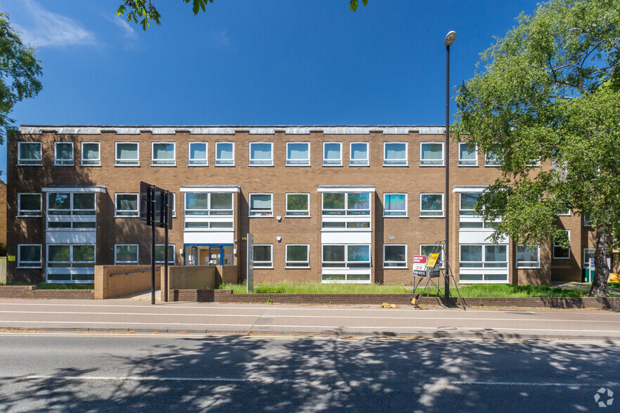 George St, Huntingdon à louer - Photo de l’immeuble – Image 1 sur 3