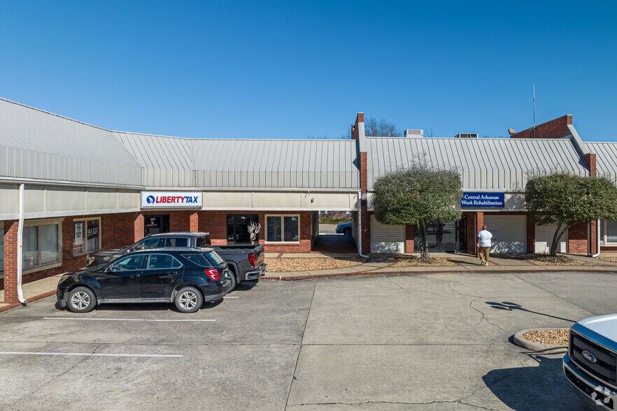 10500 W Markham St, Little Rock, AR à louer - Photo de l’immeuble – Image 3 sur 5