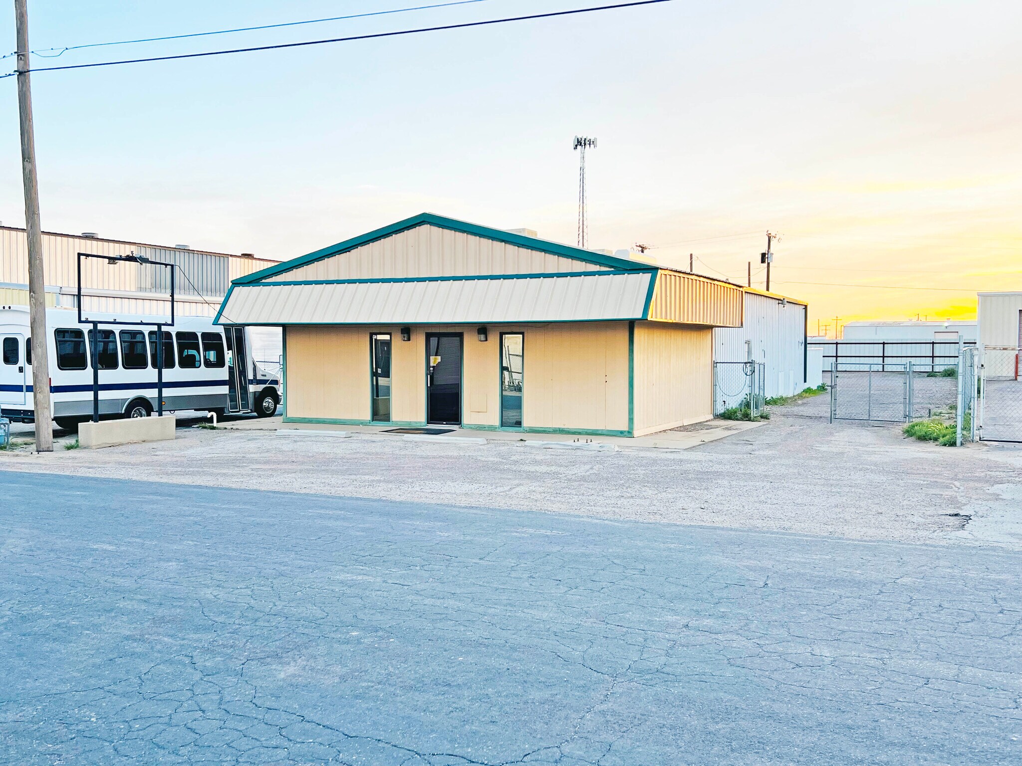 3805 Brazos Ave, Odessa, TX à vendre Photo de l’immeuble– Image 1 sur 22