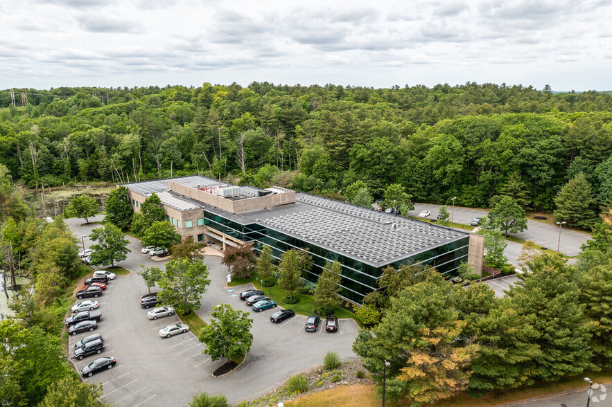 300 Rosewood Dr, Danvers, MA à louer - Photo de l’immeuble – Image 1 sur 10