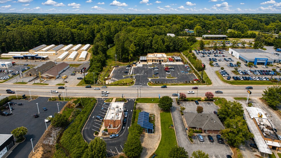 1435 S Carolina 72, Greenwood, SC à louer - Photo de l’immeuble – Image 2 sur 6