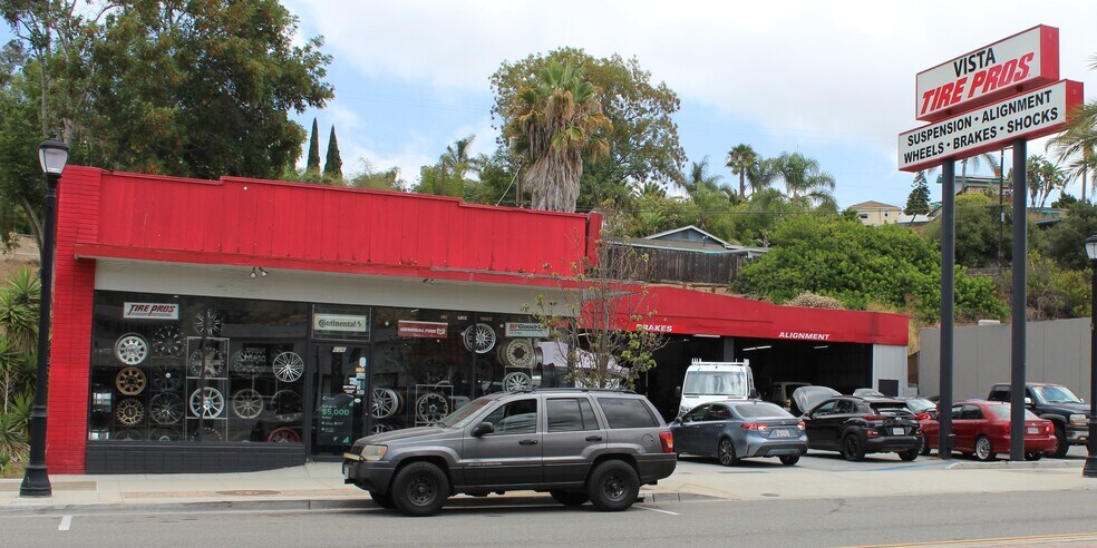 636 S Santa Fe Ave, Vista, CA à vendre - Photo de l’immeuble – Image 2 sur 12