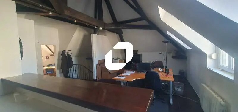 Bureau dans Poissy à louer - Photo de l’immeuble – Image 2 sur 8