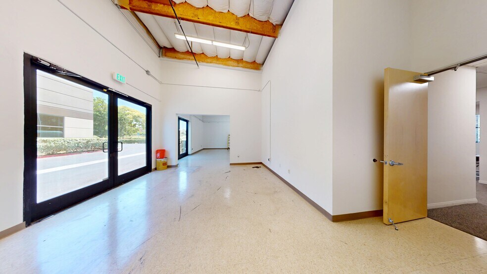 27 Spectrum Pointe Dr, Lake Forest, CA à louer - Photo intérieure – Image 3 sur 17