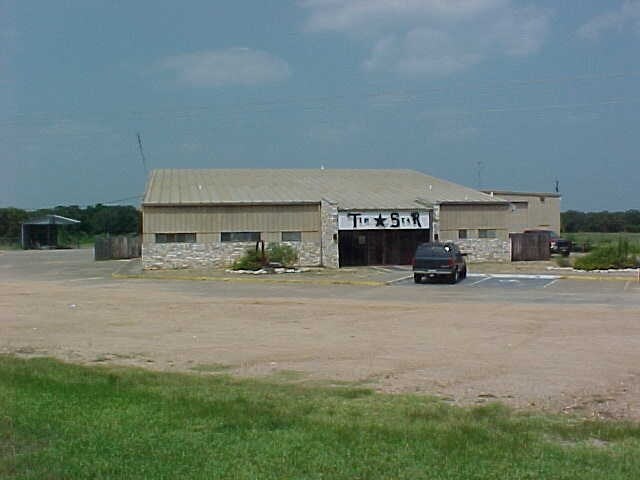 3492 N US Highway 77, Giddings, TX à louer - Photo de l’immeuble – Image 2 sur 24