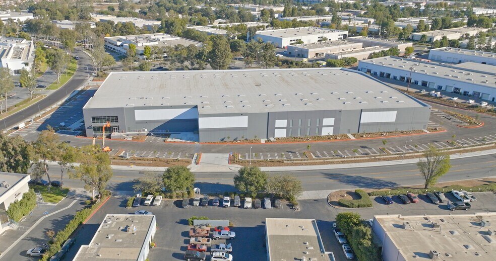 1300 Lawrence, Thousand Oaks, CA à vendre - Photo de l’immeuble – Image 2 sur 26