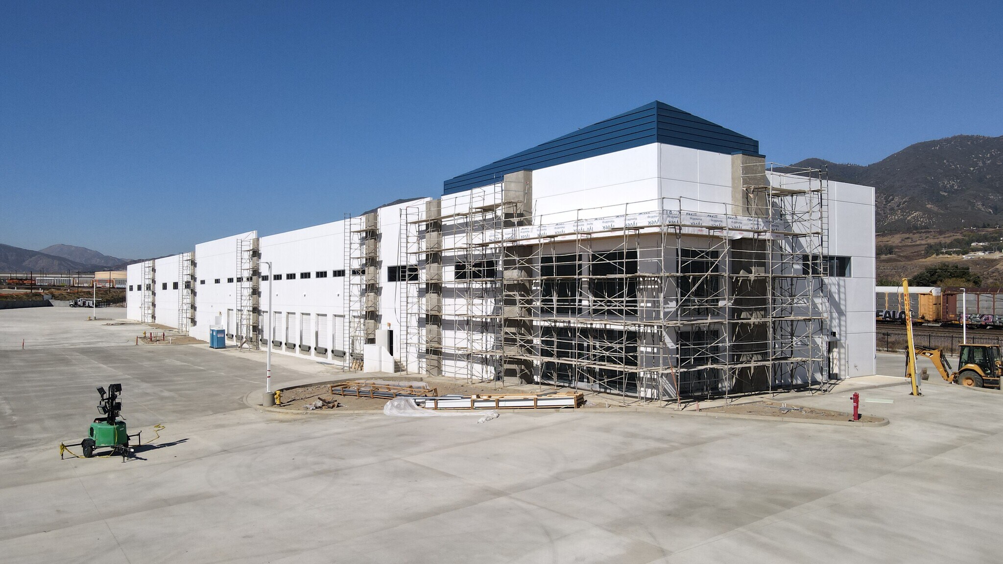 19472 Cajon Blvd, San Bernardino, CA à louer Photo de l’immeuble– Image 1 sur 12