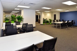 100 Cummings Ctr, Beverly, MA à louer Photo intérieure– Image 1 sur 11