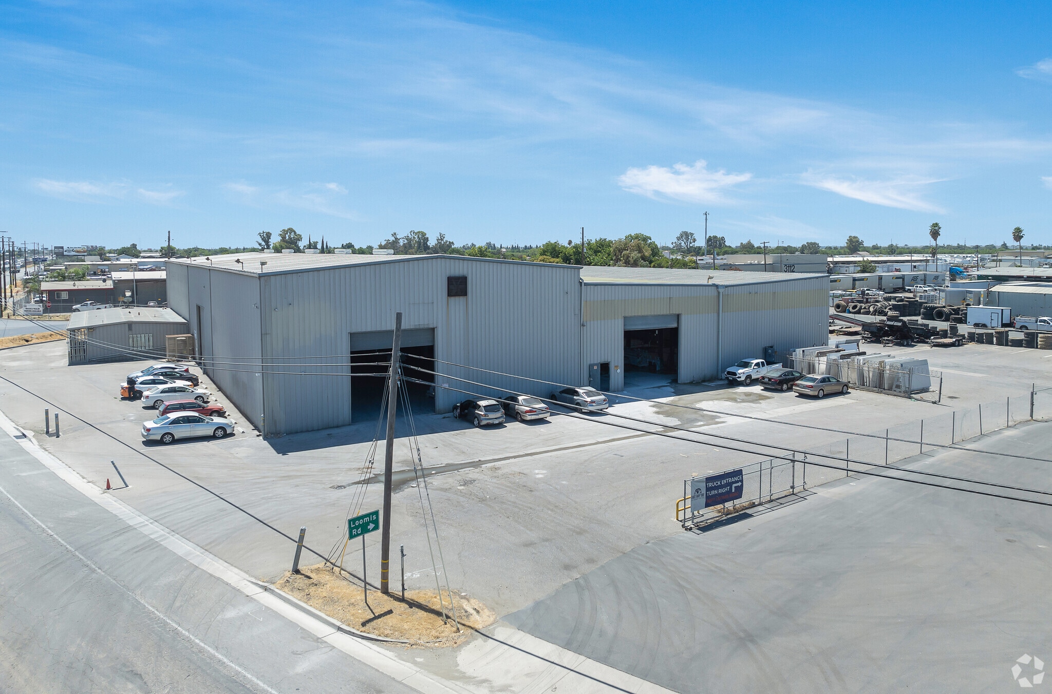 2829 S Highway 99, Stockton, CA à louer Photo principale– Image 1 sur 8