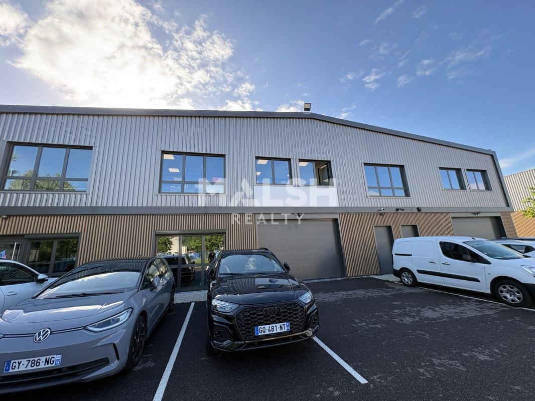 45 Rue Ampère, Chassieu à vendre Photo de l’immeuble– Image 1 sur 13