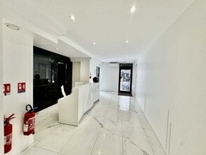 7 Rue Violet, Paris à louer Photo intérieure– Image 1 sur 5