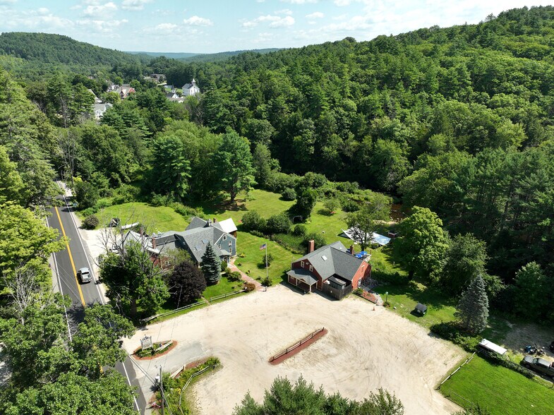35 Mont Vernon Rd, New Boston, NH à vendre - Photo de l’immeuble – Image 3 sur 9