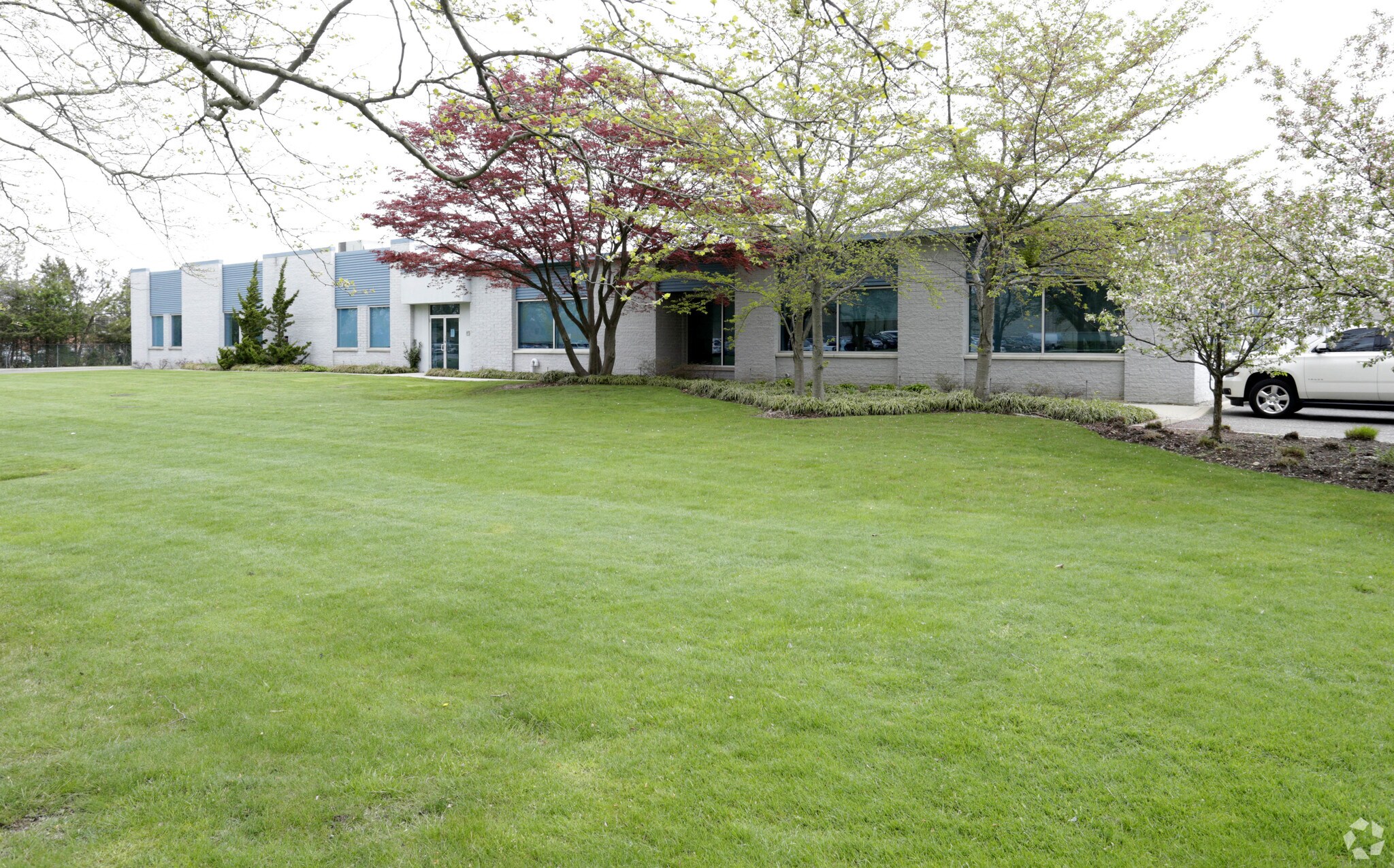 145 Marcus Blvd, Hauppauge, NY à louer Photo de l’immeuble– Image 1 sur 9