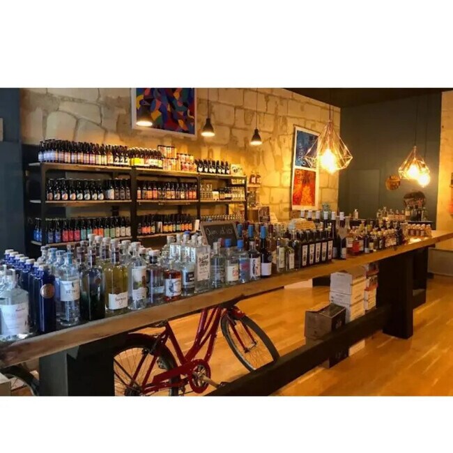 Plus de détails pour Local commercial à louer