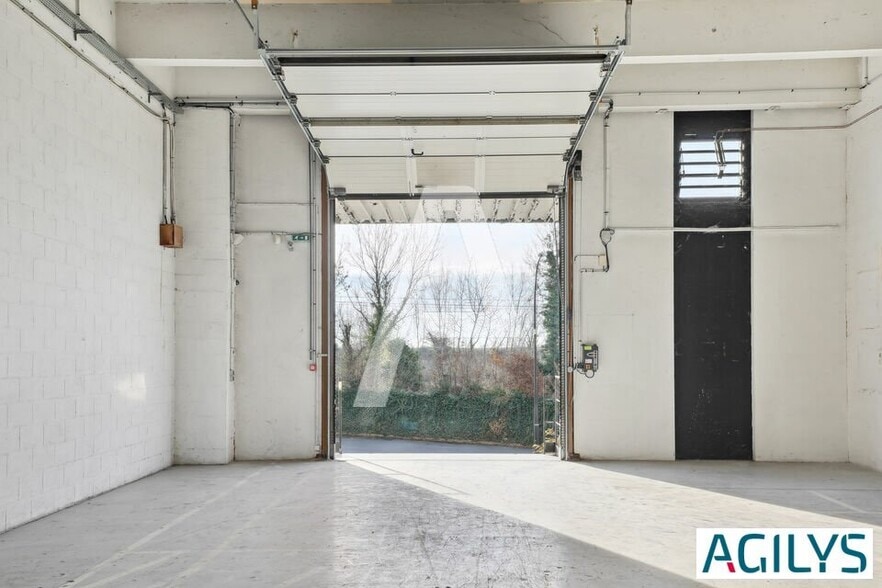 32 Rue De Montlhéry, Rungis à louer - Photo de l’immeuble – Image 1 sur 12
