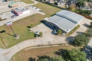Plus de détails pour 7910 N Hwy 146, Baytown, TX - Local commercial à louer