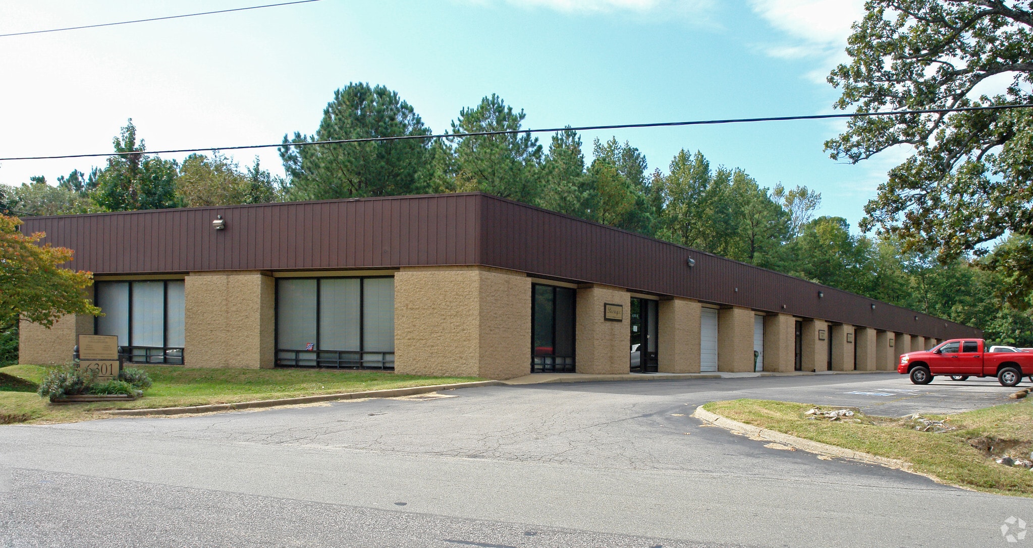 6301 Old Warwick Rd, Richmond, VA à louer Photo principale– Image 1 sur 4