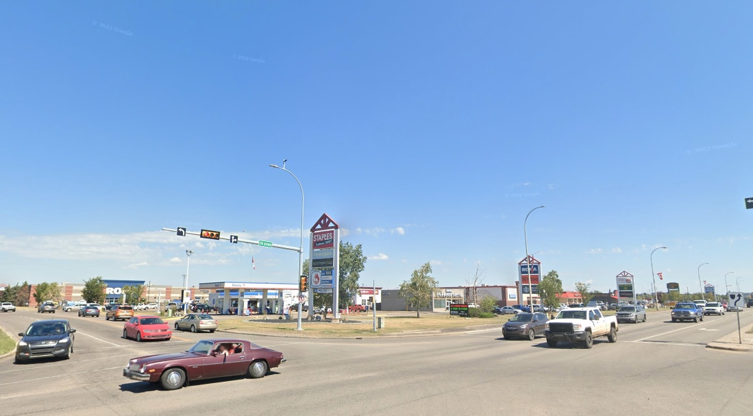 100 Ave, Grande Prairie, AB à louer Photo principale– Image 1 sur 25