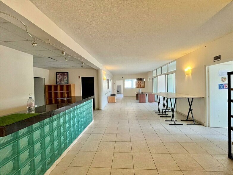 Bureau dans CANNES-LA-BOCCA à vendre - Photo intérieure – Image 1 sur 6