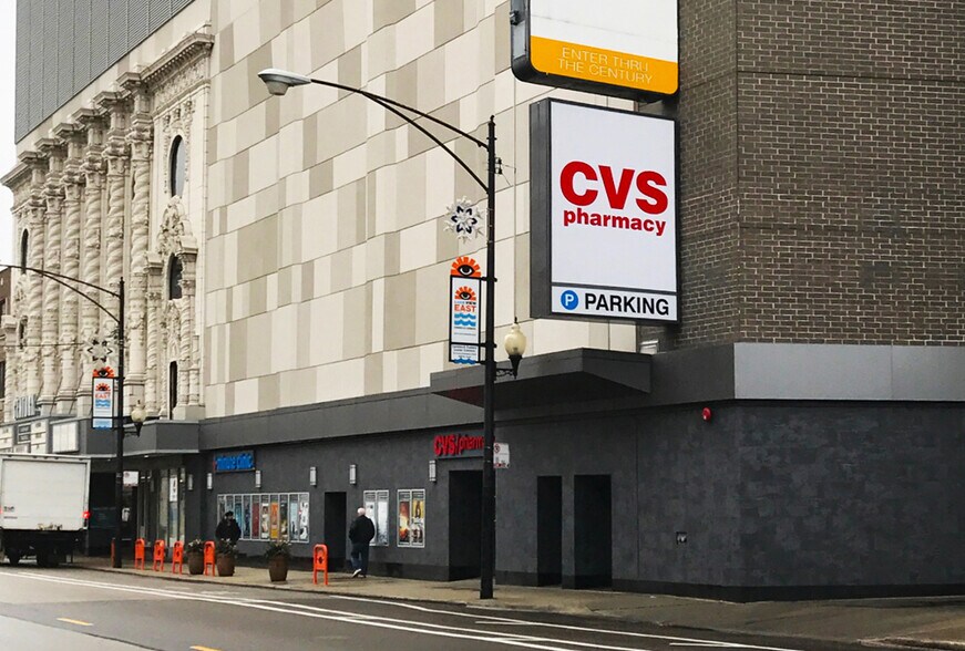 2828 N Clark St, Chicago, IL à louer - Photo de l’immeuble – Image 2 sur 7