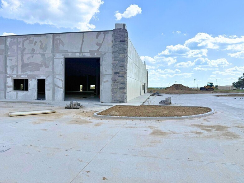 325 Hancock Dr, Hudson Oaks, TX à vendre - Photo de l’immeuble – Image 2 sur 5