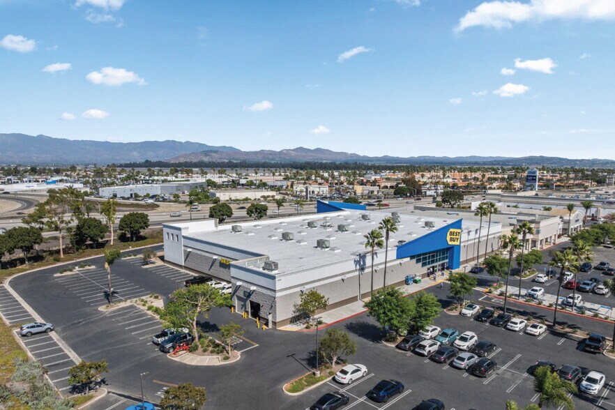 2300 N Rose Ave, Oxnard, CA à vendre - Photo de l’immeuble – Image 3 sur 6