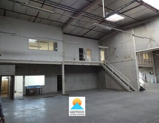 Plus de détails pour Local d'activités à louer