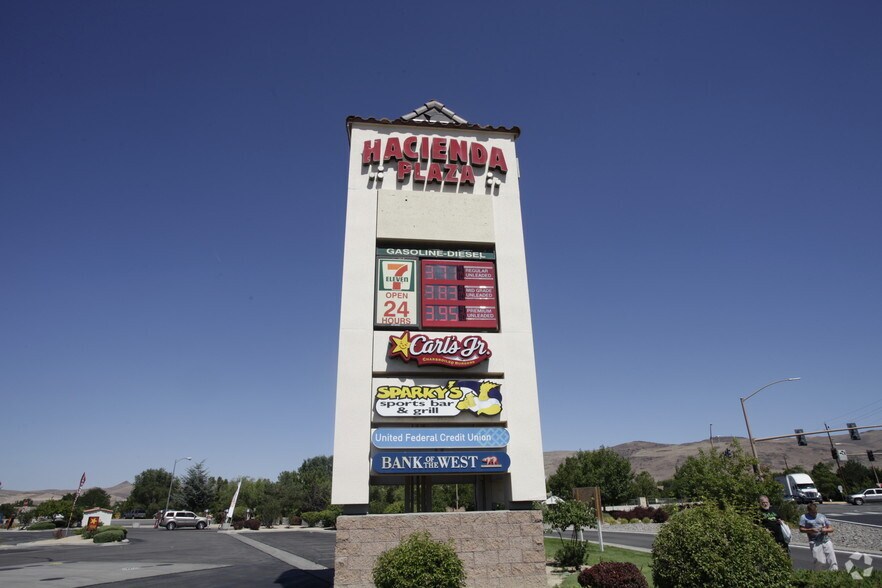 1450 E Prater Way, Sparks, NV à louer - Photo de l’immeuble – Image 2 sur 9