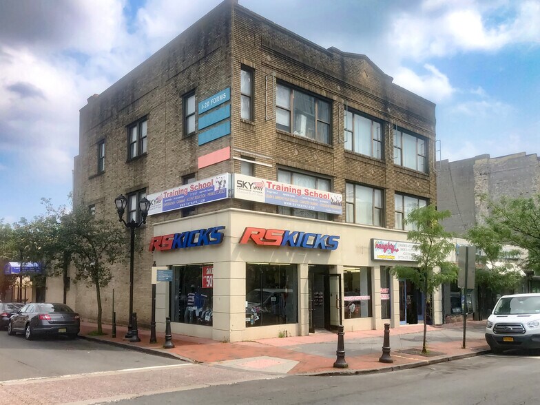 25 Broad St, Elizabeth, NJ à louer - Photo de l’immeuble – Image 1 sur 1
