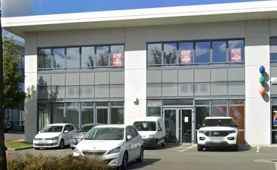 Local commercial dans Villefranche-sur-Saône à louer Photo de l’immeuble– Image 1 sur 11