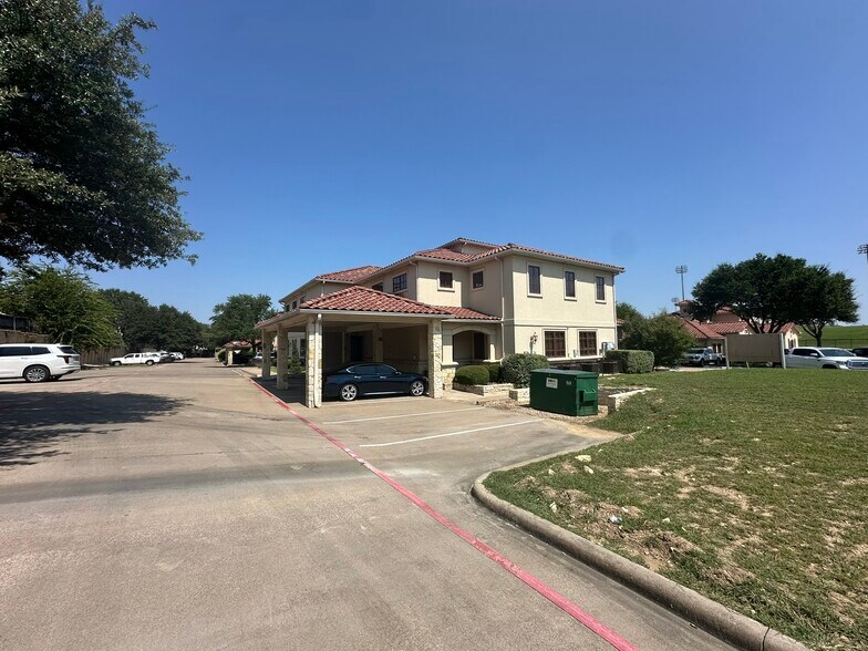 6628 Bryant Irvin Rd, Fort Worth, TX à vendre - Photo de l’immeuble – Image 3 sur 25