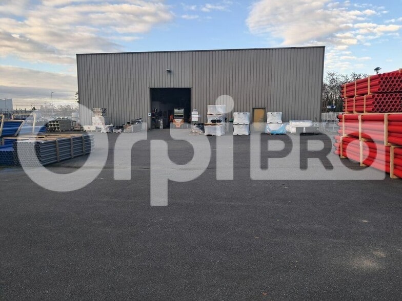 Industriel/Logistique dans Montluçon à louer - Photo de l’immeuble – Image 3 sur 8