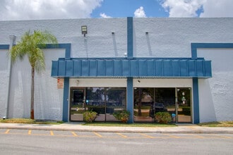 4747 N Nob Hill Rd, Sunrise, FL à louer Photo de l’immeuble– Image 1 sur 9