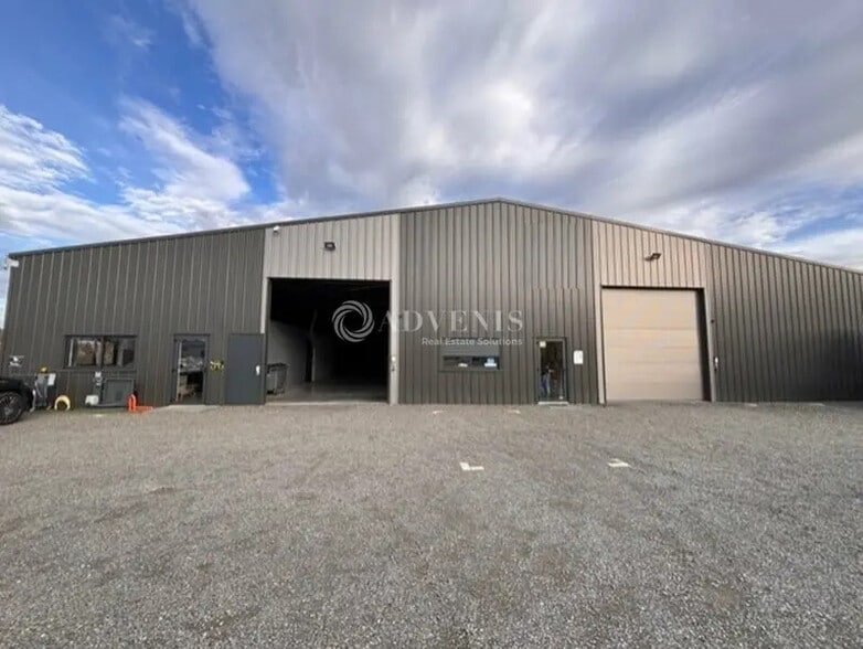 Industriel/Logistique dans Spay à louer - Photo de l’immeuble – Image 1 sur 5