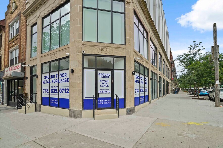 878 Nostrand Ave, Brooklyn, NY à louer - Photo de l’immeuble – Image 3 sur 13