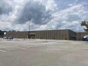 5600 Brainerd Rd, Chattanooga, TN à louer Photo de l’immeuble– Image 2 sur 5