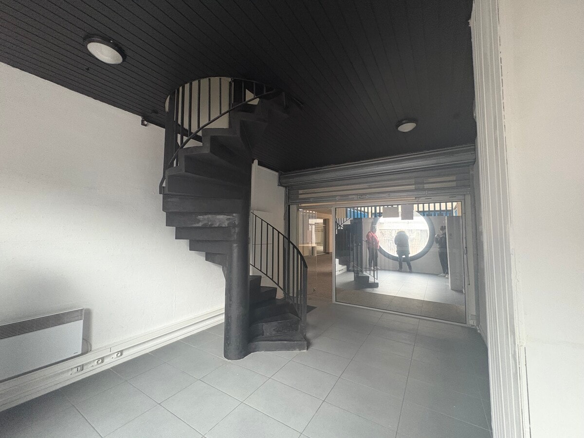 74 Rue Georges Bonnac, Bordeaux, GIR 33000 - Lot dalle - - Photo intérieure - Image 2 of 7